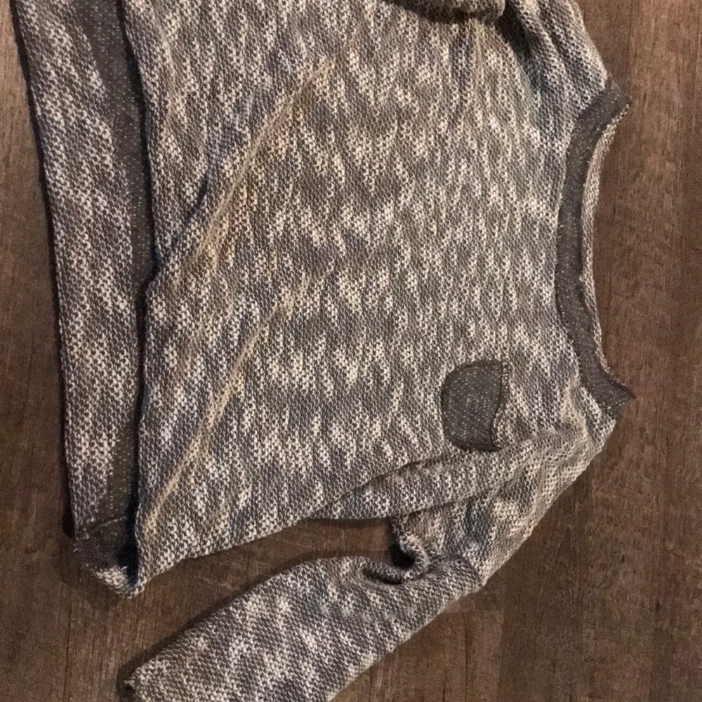 Cropped Sleeve Knit Shirt